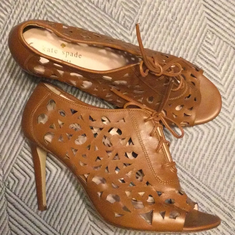 kate spade  size 9 brown laser cut leather 3.75” heels for women - Picture 2 of 9